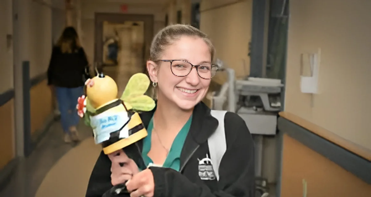 Thompson Health presents inaugural BEE Award to patient care technician