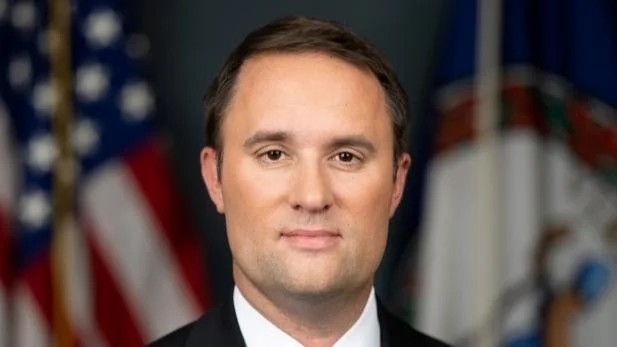 Miyares on Jay Jones campaign chair Descano: ‘If he won’t do his job…why should anyone trust his mentee?’ Miyares on Jay Jones campaign chair Descano: ‘If he won’t do his job…why should anyone trust his mentee?’