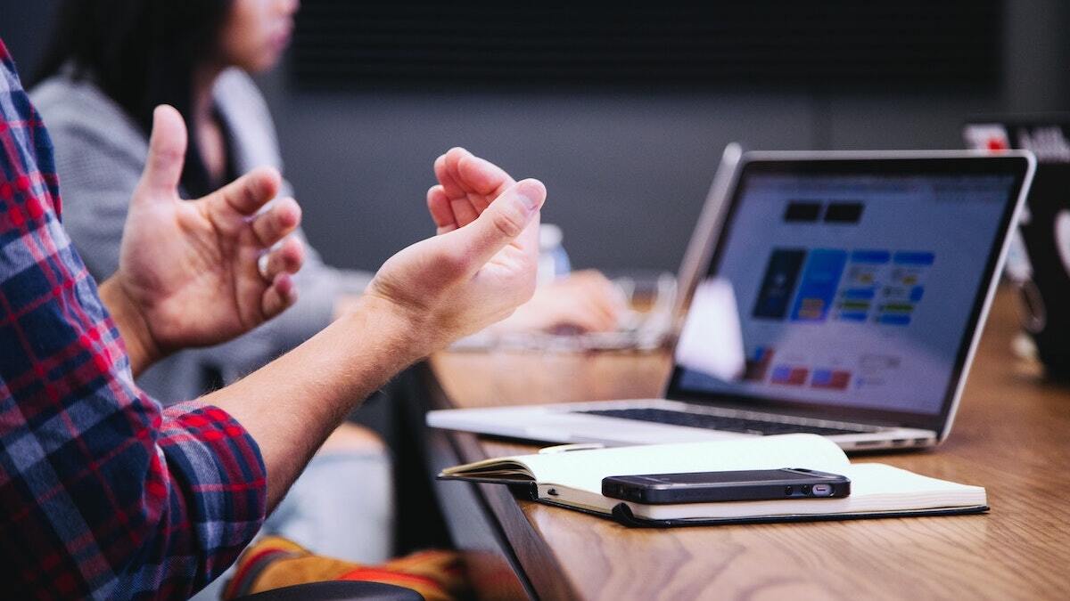 ‘Don’t take yourself too seriously’: Austin City Council meetings graced by singing citizen