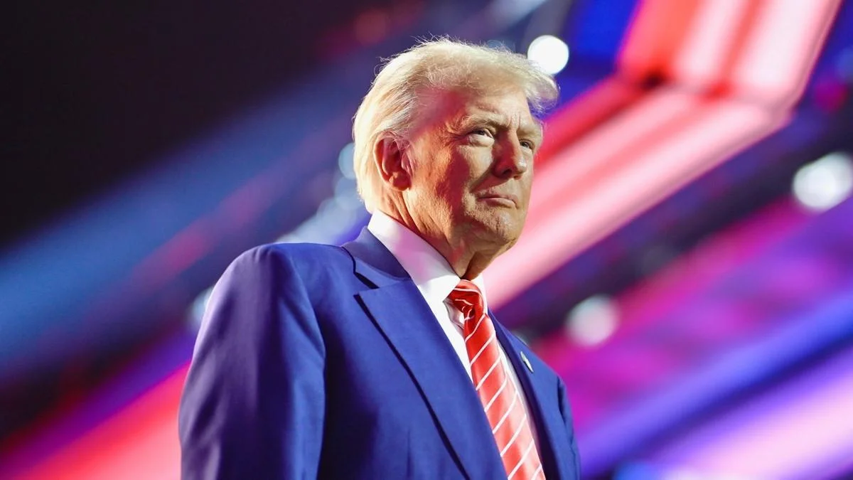 Trump to California Wildfire victims: ‘The federal government is standing behind you 100%’