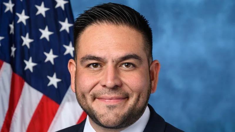 Rep. Vasquez votes to count illegal aliens towards seats in Congress Rep. Vasquez votes to count illegal aliens towards seats in Congress