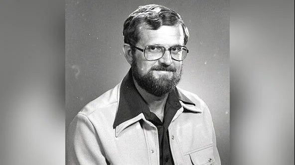 Lawrence David Kusche