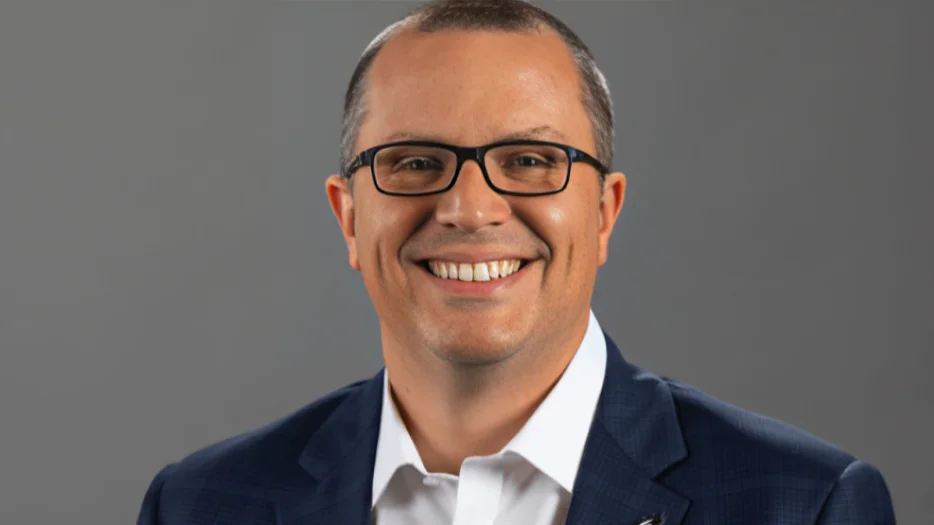 Eagles sign Lewis Cine; Byron Young returns to practice