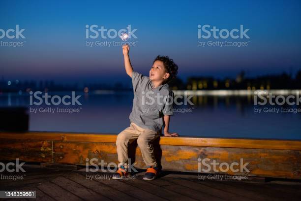 Little Sparks & Storytime - iStock by somethingway