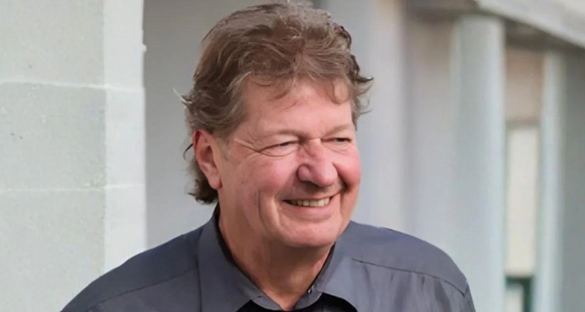 Middlebury College mourns Bruce Costello: longtime staff member and musician dies at 72