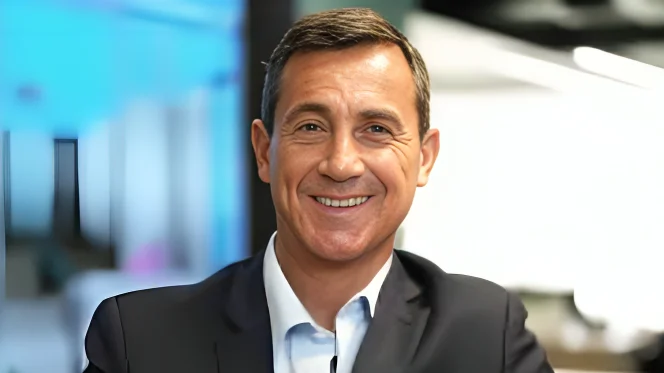 Rodrigo Larraín Chief Executive Officer of Cencosud Rodrigo Larraín Chief Executive Officer of Cencosud