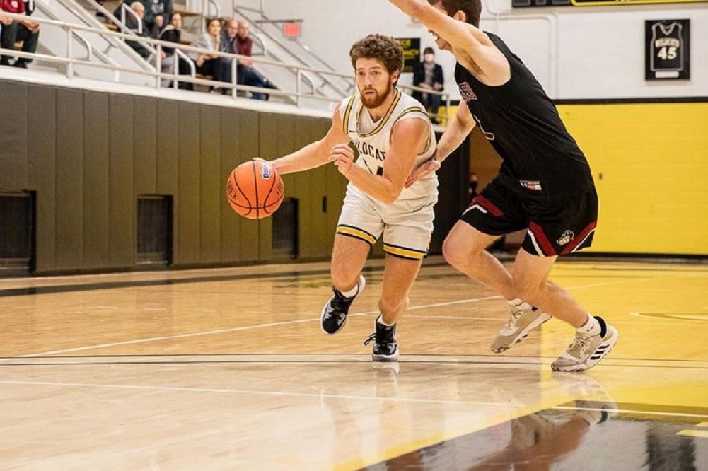 Men’s Basketball Clipped by Eagles 84-70