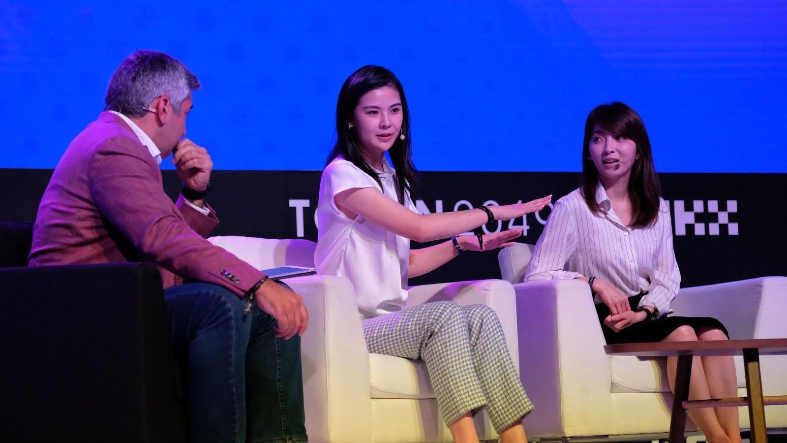 Gracy Chen (middle), CEO of Bitget