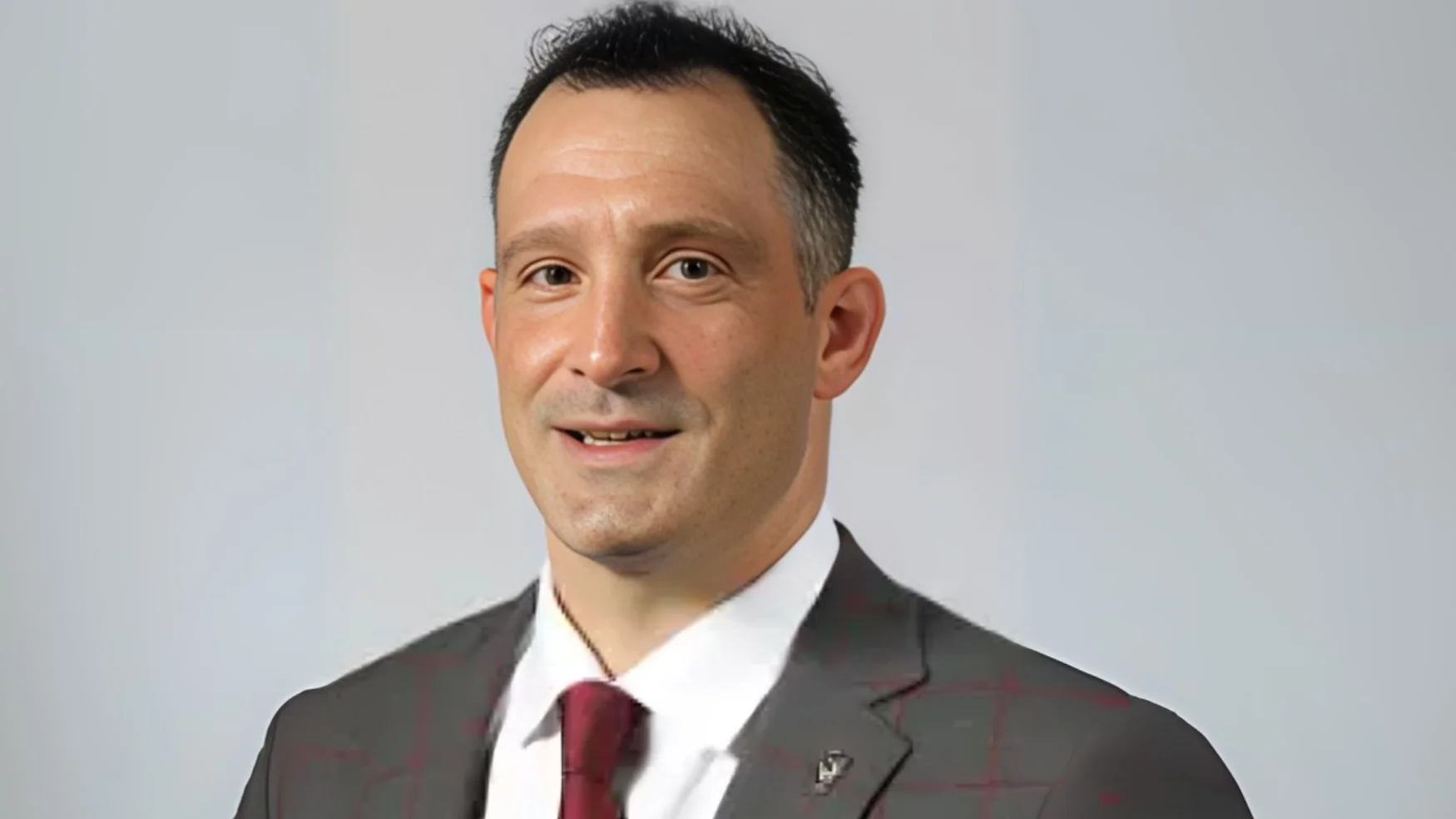 Pat Popolizio Head Coach