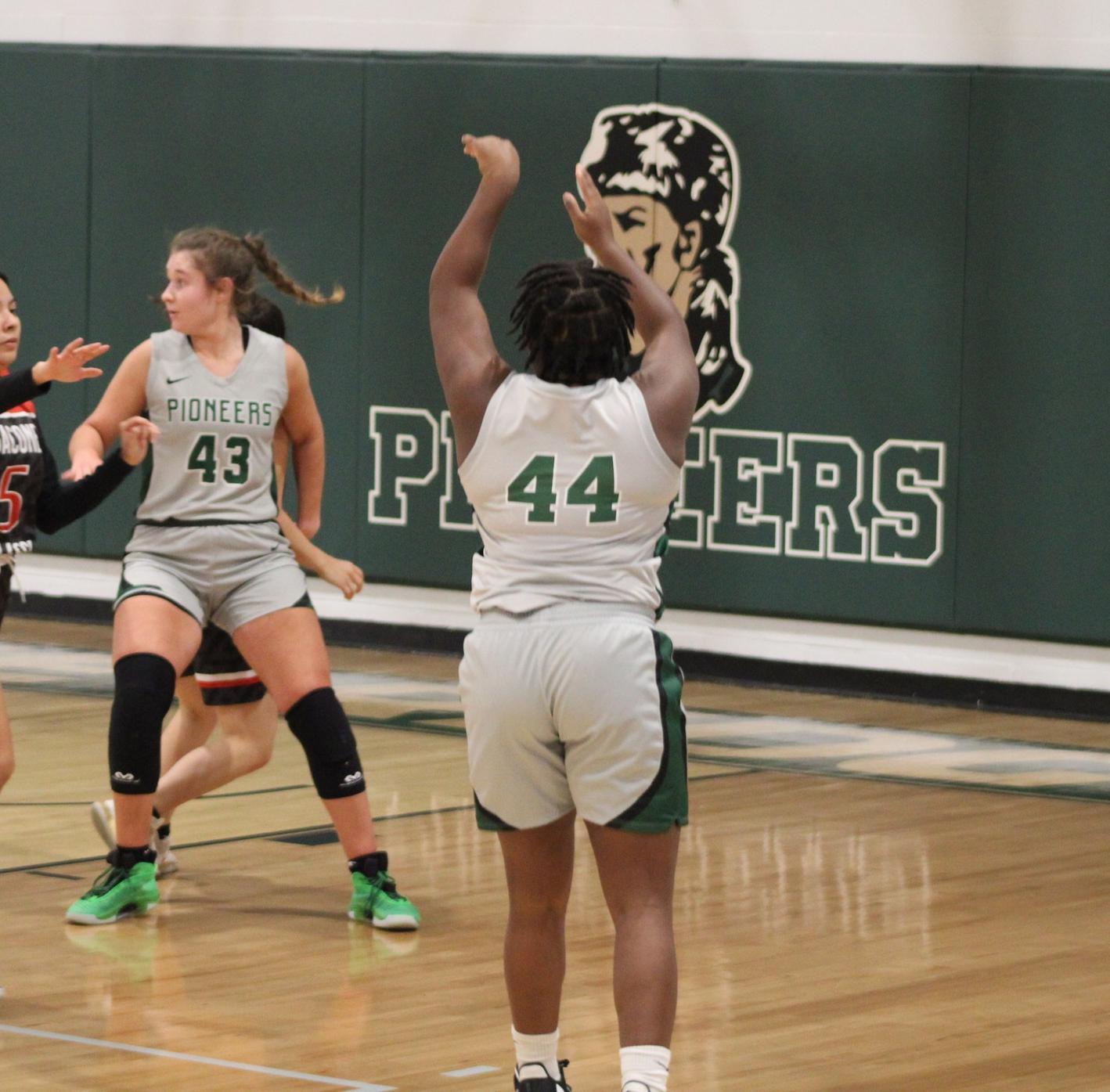 Pioneers Pick Up First Win in Florida