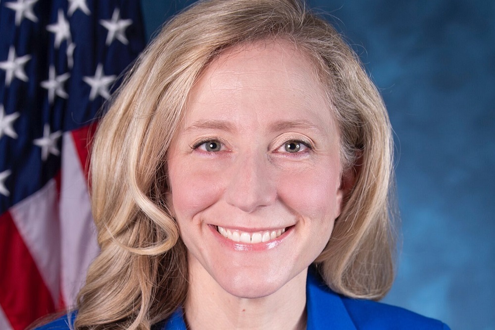 Spanberger Honors “True American Champion” Keira D’Amato, Chesterfield Marathon Runner Who Broke U.S. Women’s Marathon Record