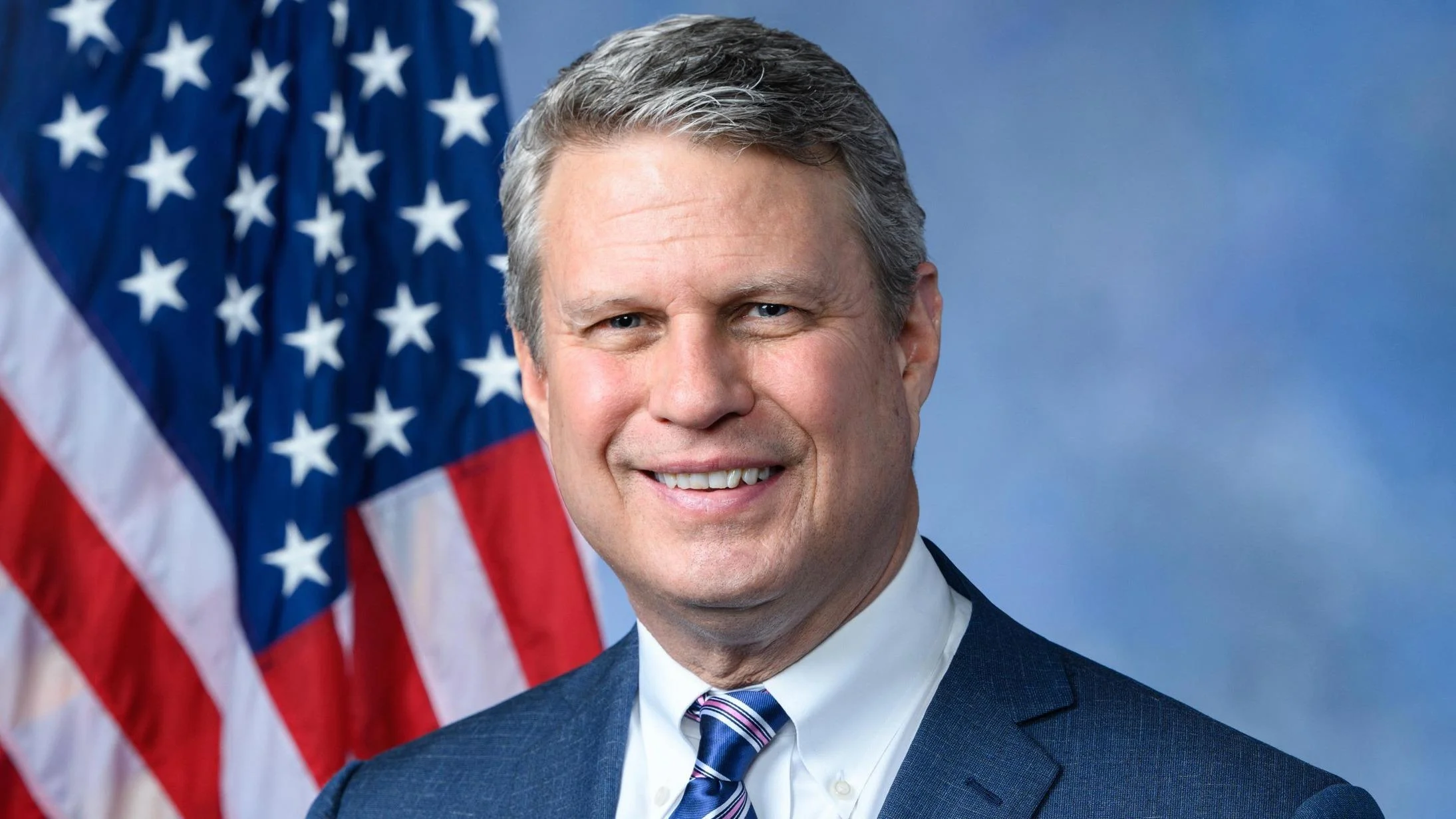 Bill Huizenga highlights Main Street Capital Access Act and AI theft concerns on social media