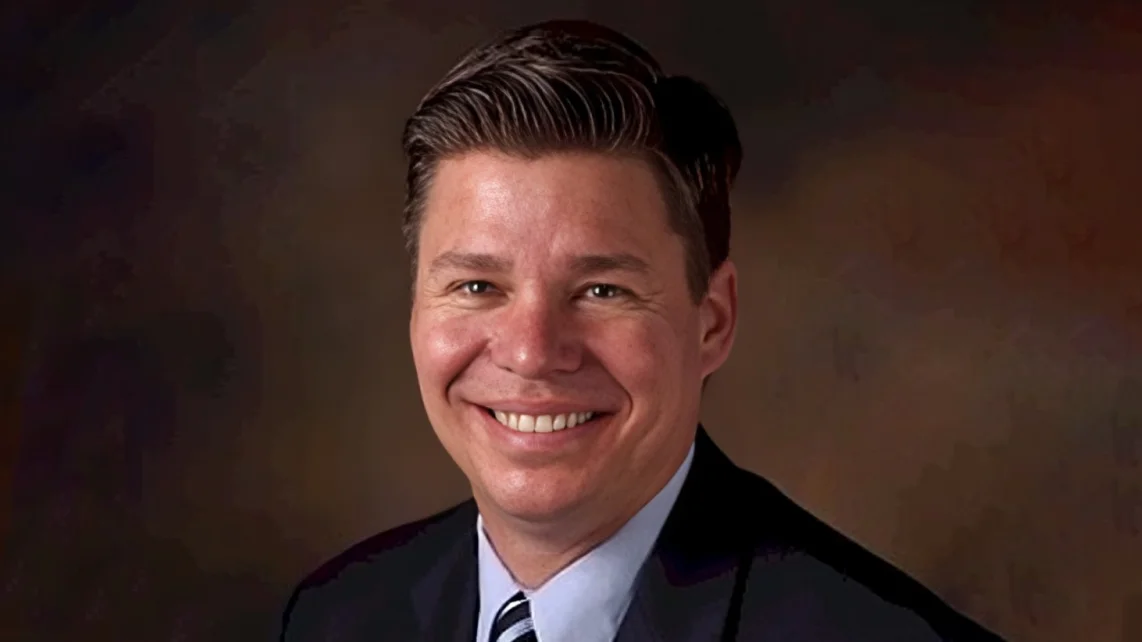 Mark Fisher criticizes public officials and education policy in August 2026 tweets