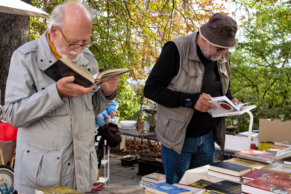 BOOK MOBILE: WOODLAND SENIOR CENTER on July 5 BOOK MOBILE: WOODLAND SENIOR CENTER on July 5