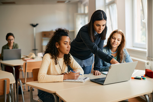 LIR Computer Class Help on March 20