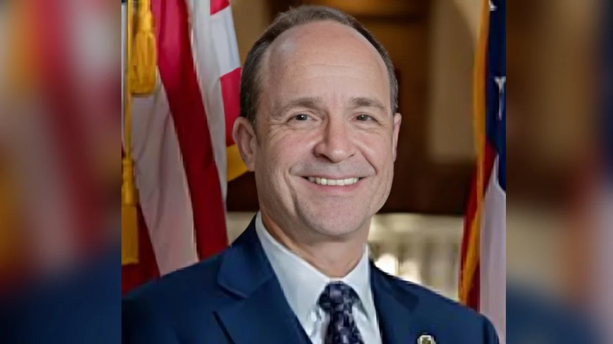 Roger Custin Deputy Chief Information Officer and Sr. Portfolio Manager Information Technology - Department of Administrative Services Roger Custin Deputy Chief Information Officer and Sr. Portfolio Manager Information Technology - Department of Administrative Services