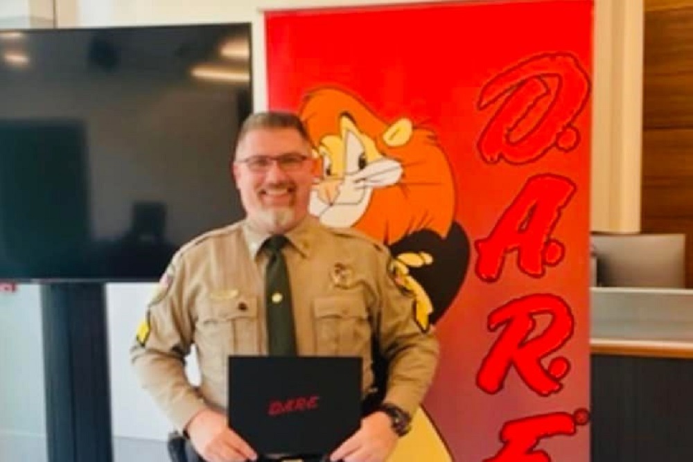 Dickson County Sheriff’s Office Sergeant Dearborn Graduated from D.A.R.E. Instructor School