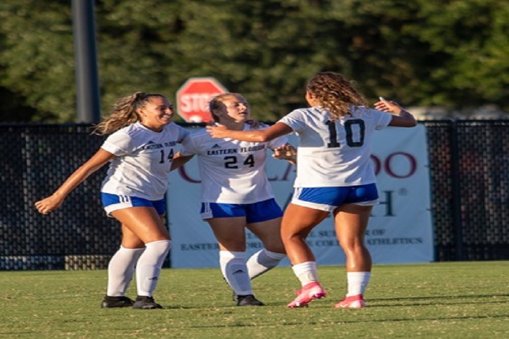Women’s soccer team third in nation heading into Utah trip