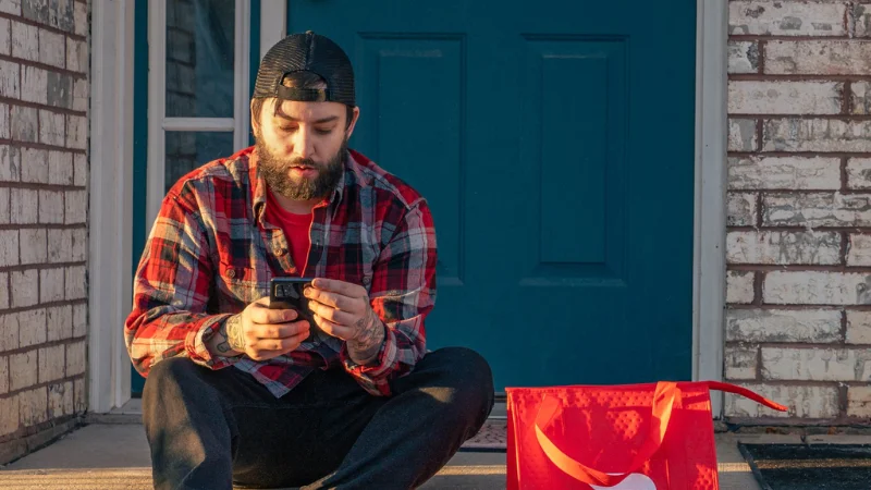 A DoorDash delivery worker