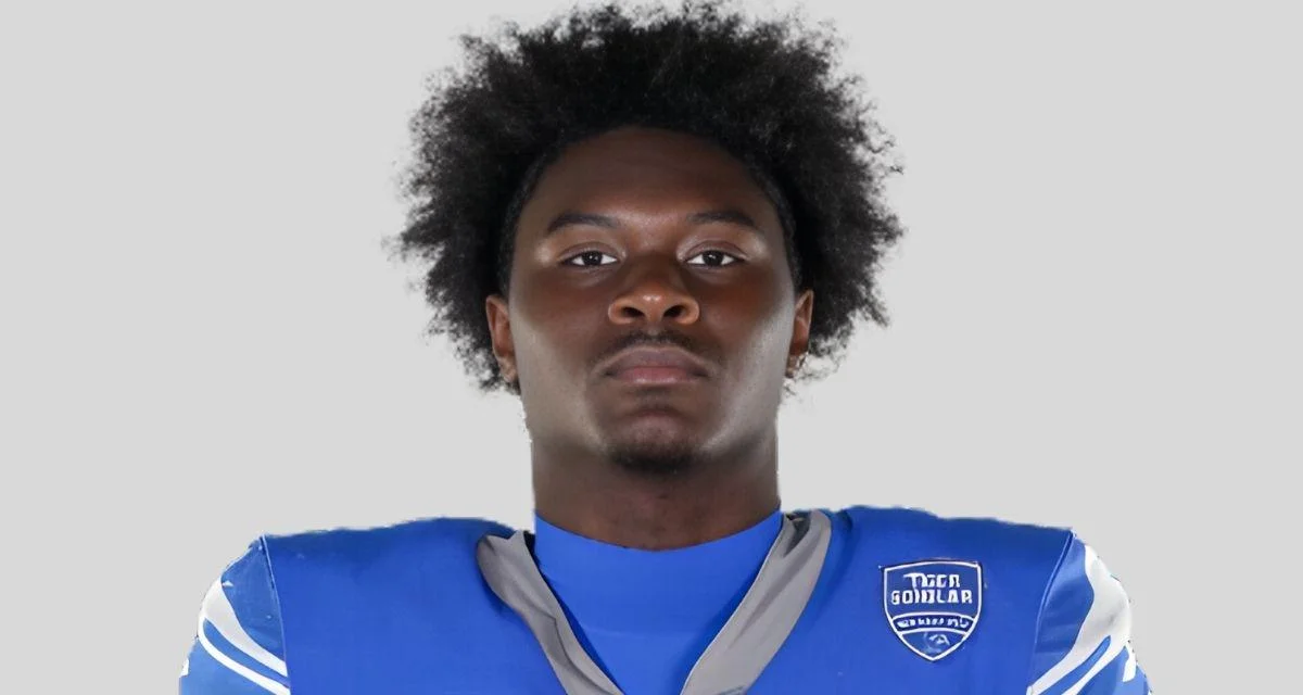 Arkansas Razorbacks add former Memphis quarterback AJ Hill via transfer