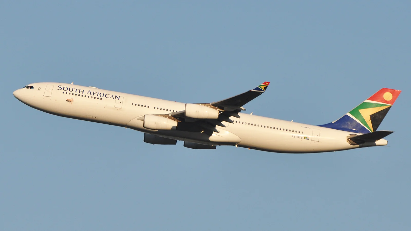 South African Airways A320 lands with low fuel after two diversions due to storms