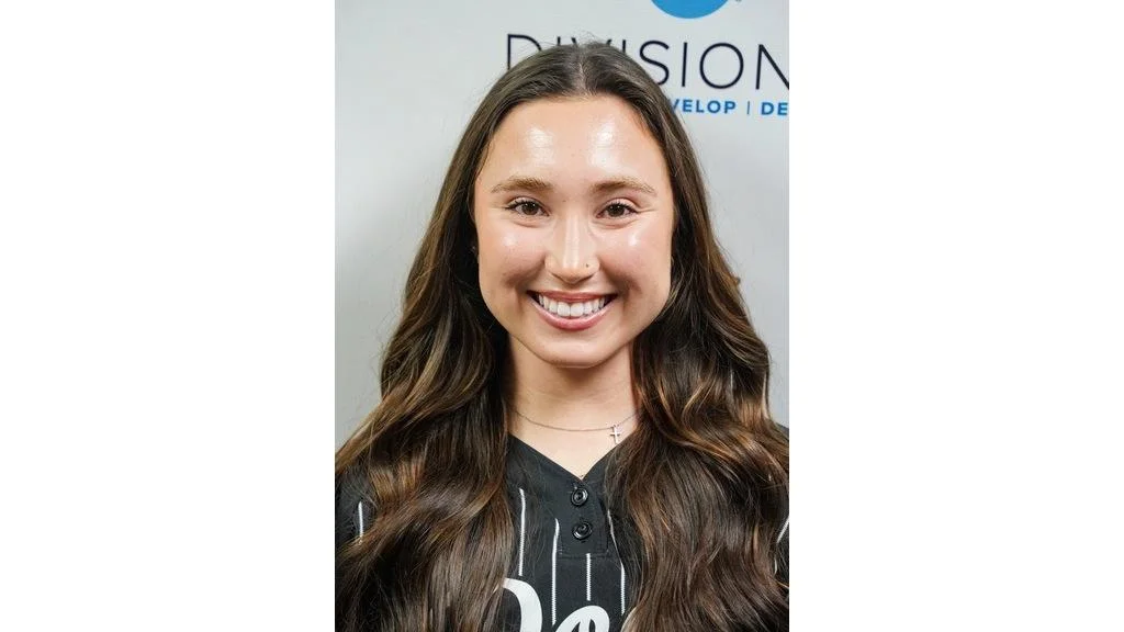 Mary Carroll High School standout Linzee Leal’s collegiate team wins game in the NCAA Division III Softball Championship on Thursday, May 15
