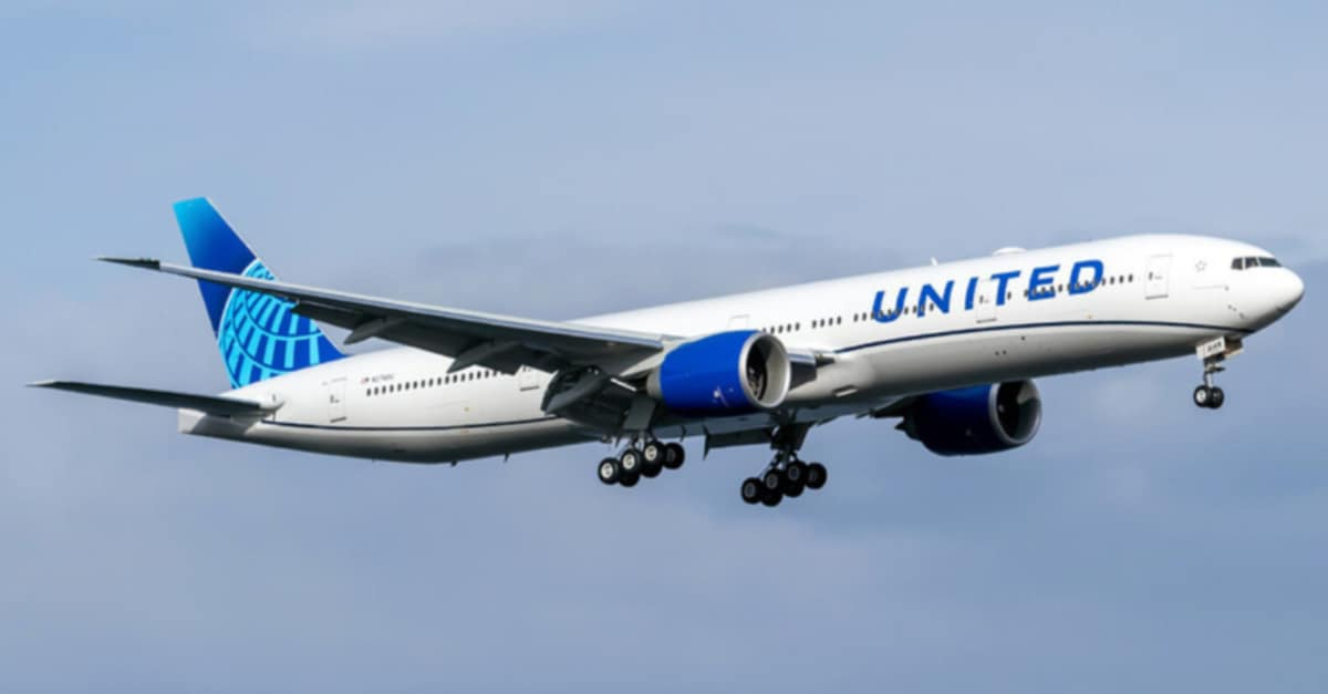 United Airlines Boeing 777-200 United Airlines Boeing 777-200