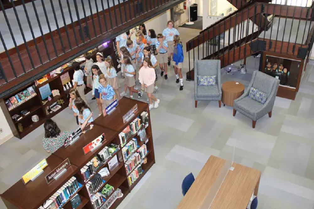 PVB LMAs Visit Swisher Library