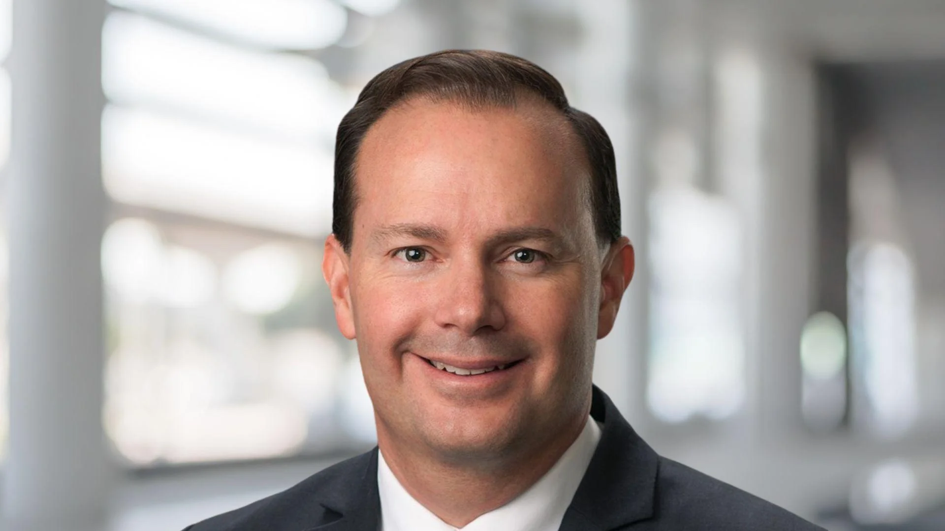 Sen. Mike Lee on California combustion engine ban: ‘We have to stop this trainwreck’