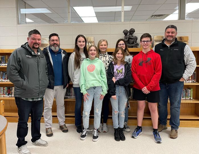 7th grade students working on an EAST project focused on improving Yancey Park