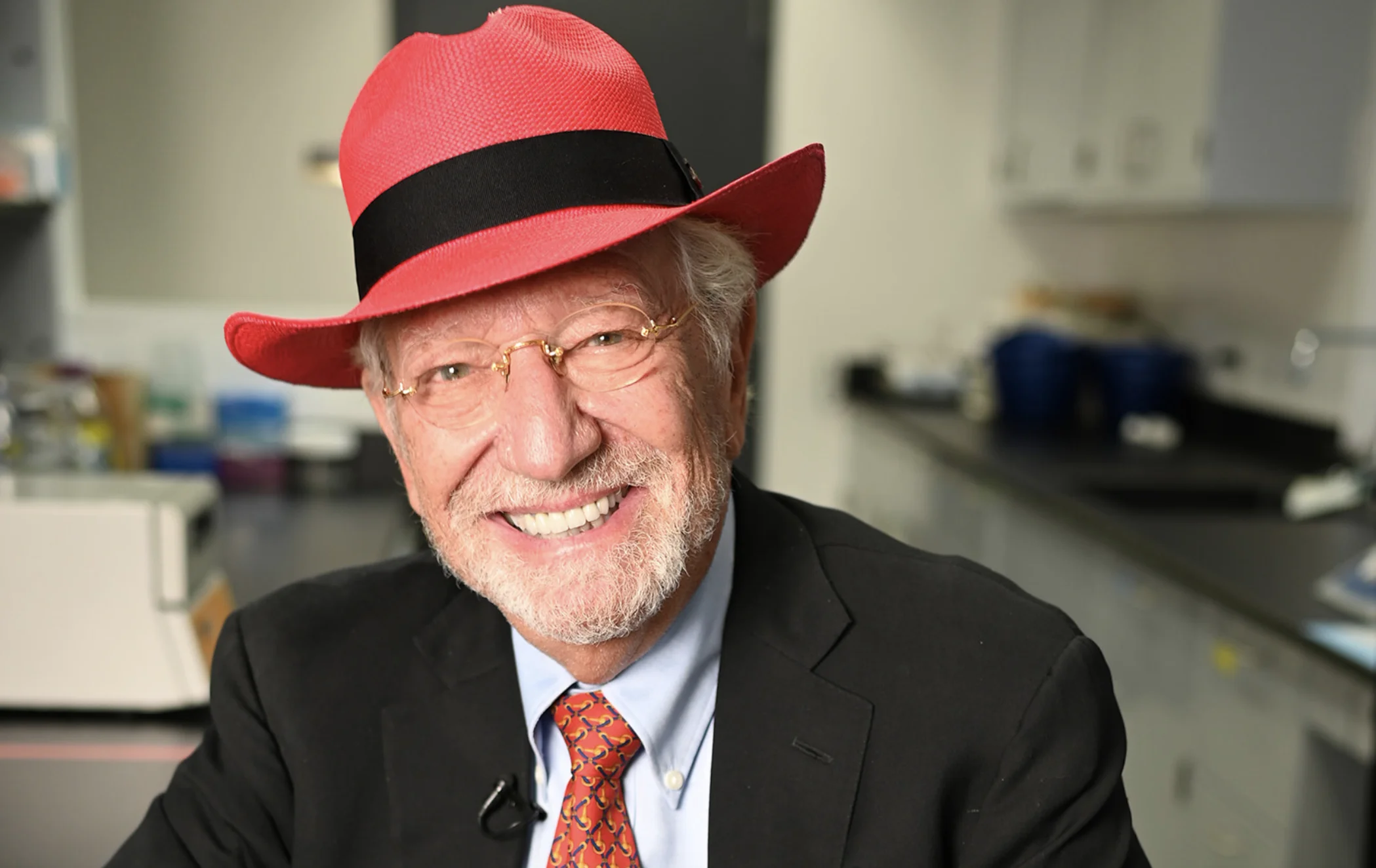 Dr. Robert Werthheim Dr. Robert Werthheim