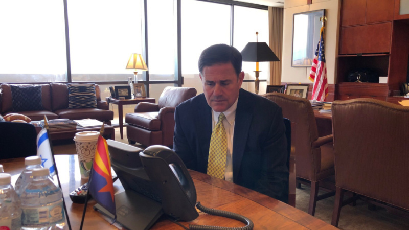 Ducey encourages Arizonans to stay home, wear face masks in public