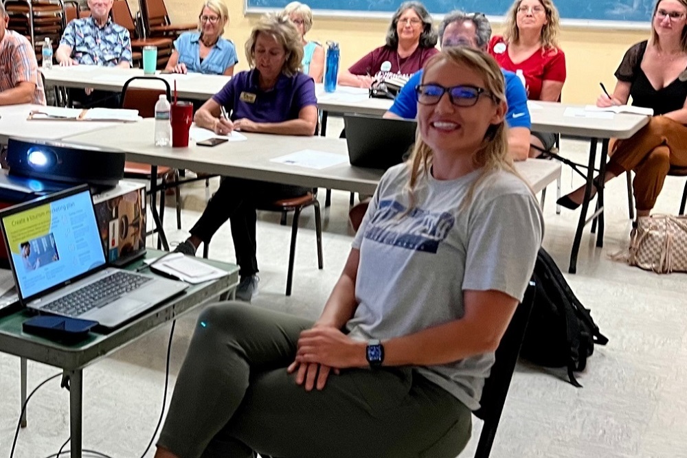 Grove Area Chamber of Commerce How to Use Social Media to Connect Summer Tourism With Your Business Workshop