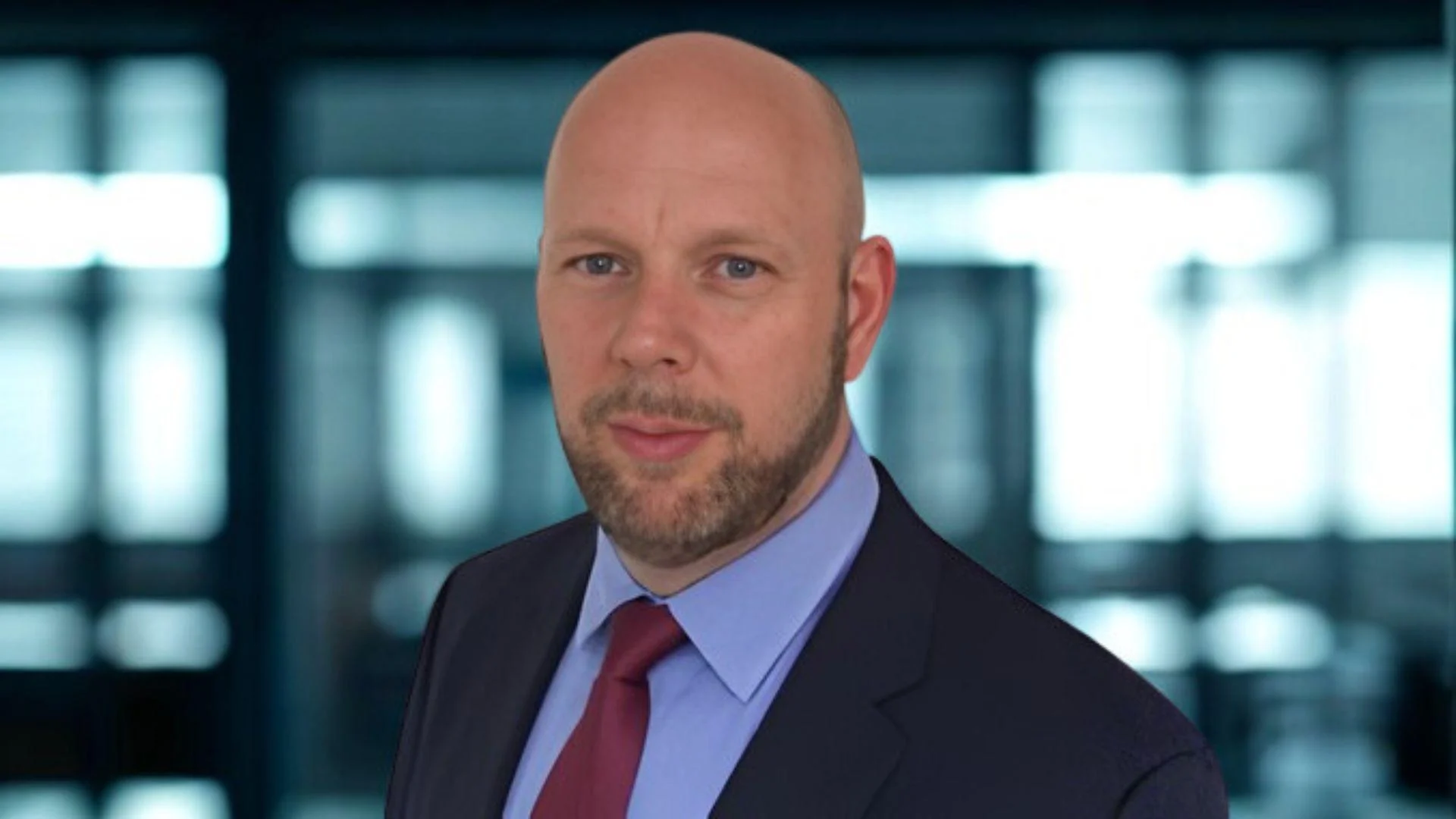 Eric Hawk, Former Investigations & Illicit Trade Expert, United Nations