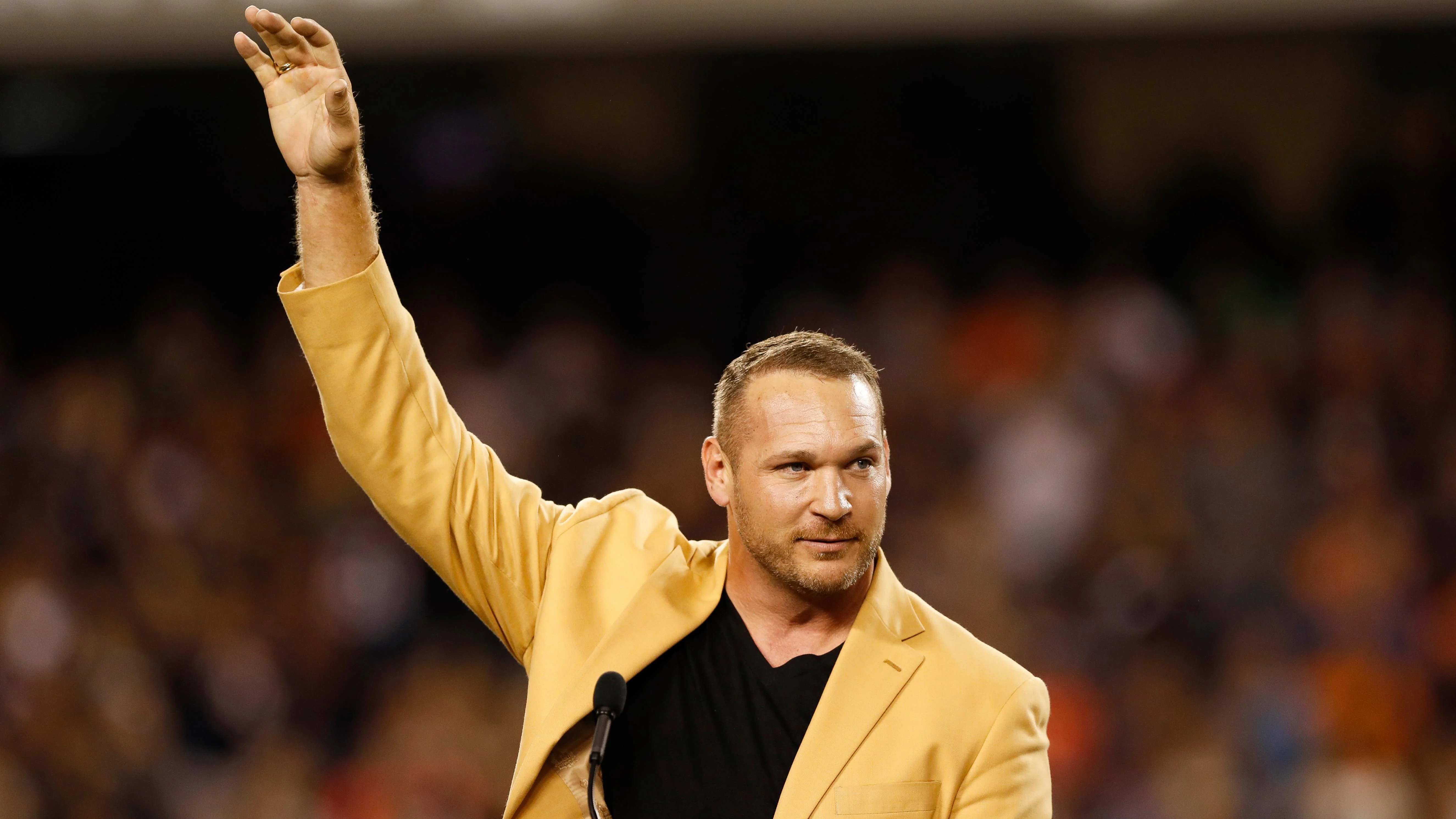 Brian Urlacher speaks at the Ring of Excellence ceremony on Sept. 17, 2018 in Chicago. (Aaron M. Sprecher via AP) Brian Urlacher speaks at the Ring of Excellence ceremony on Sept. 17, 2018 in Chicago. (Aaron M. Sprecher via AP)