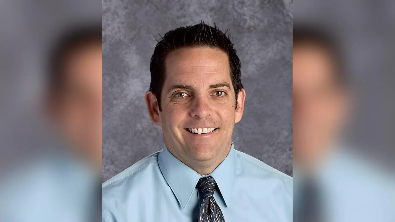 Dennis Barger, Principal