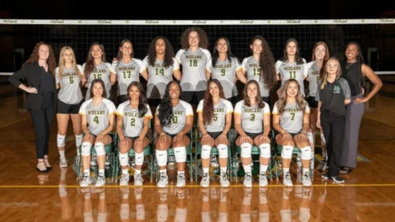 Lady Chaps fight to keep playoff hopes alive in Sophomore Day finale