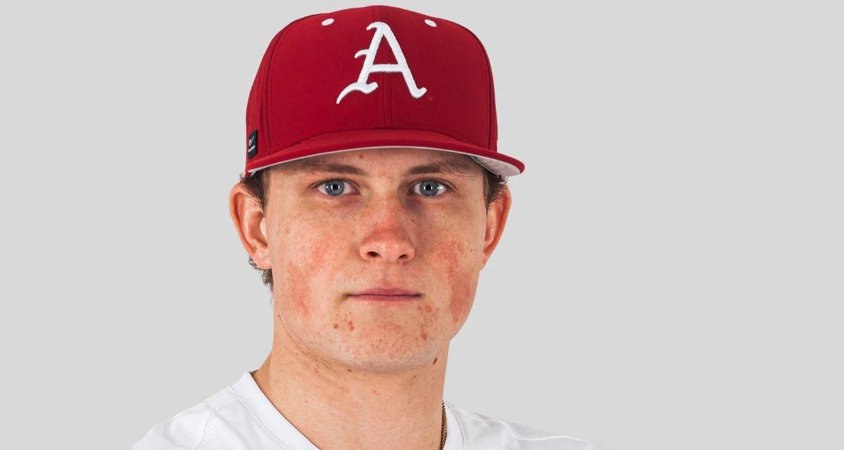 Arkansas secures series win over South Carolina with extra-innings comeback