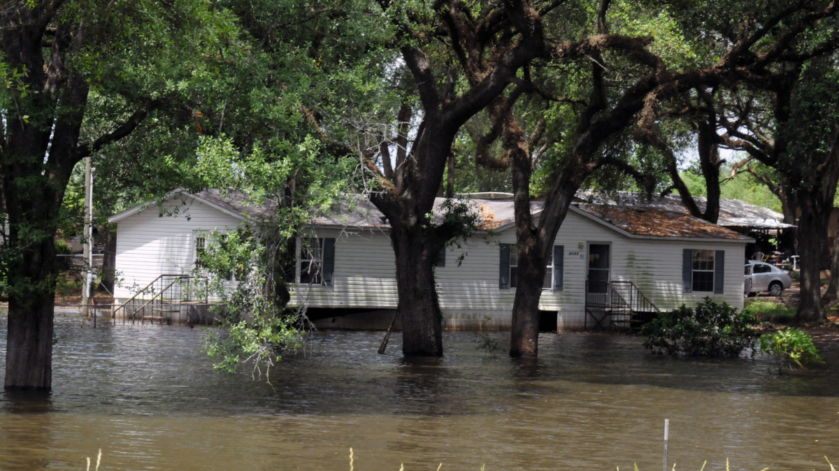 The Flood Insurance Cost Calculator shows that even a small amount of flooding can cause big damages to homes. - Pixabay