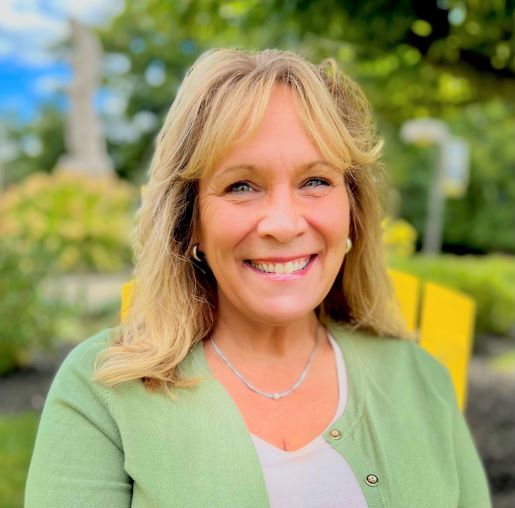 Dr. Laura Saylor Publishes New Book Powerful Literacy in the Montessori Classroom