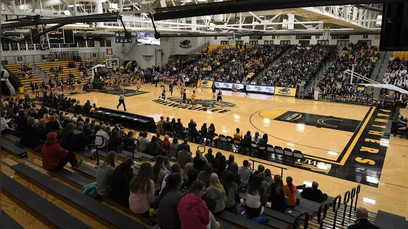 Milwaukee women’s basketball defeated by Wisconsin Badgers in road matchup