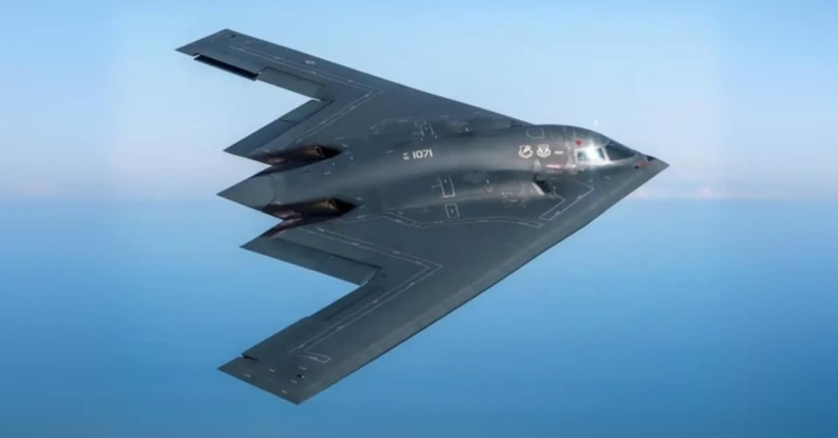 B-2 Spirit bomber B-2 Spirit bomber