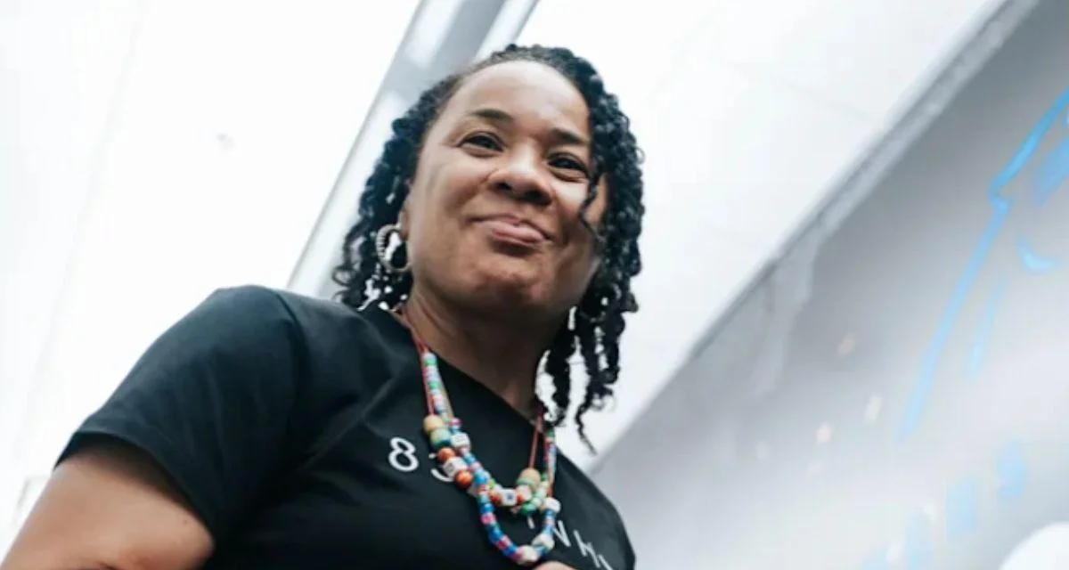 Dawn Staley shares insights with Panthers players during team meeting