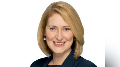 Brie Carere Executive Vice President, Chief Customer Officer, FedEx Corporation Co-President and Co-CEO, FedEx Services Brie Carere Executive Vice President, Chief Customer Officer, FedEx Corporation Co-President and Co-CEO, FedEx Services