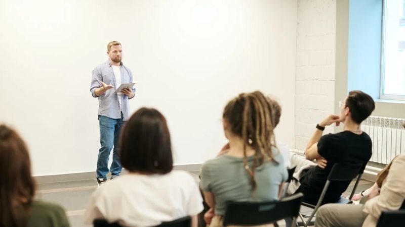 Eastern Iowa Community College hosts ESL Conversation Class on April 4