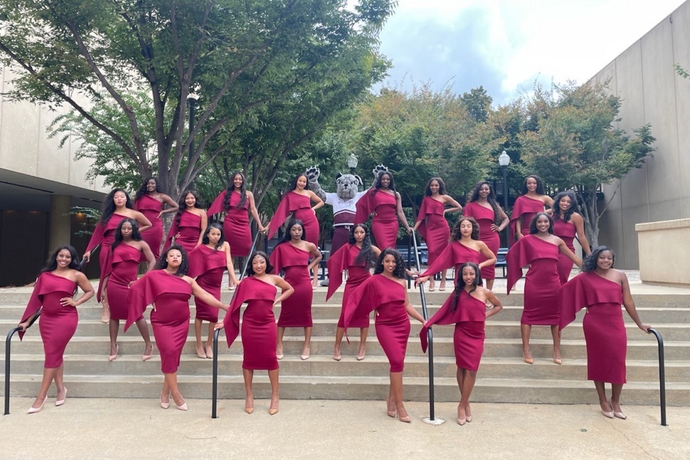 AAMU Cheerleaders Head to National Competition