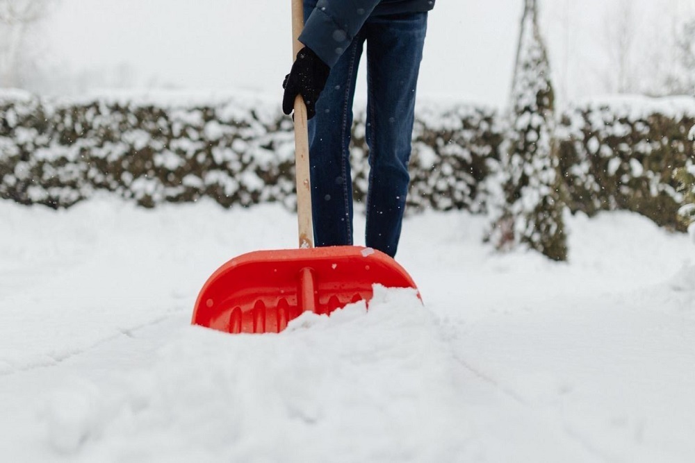 Auburn Hills Code of Ordinances requires that property owners and occupants Auburn Hills Code of Ordinances requires that property owners and occupants