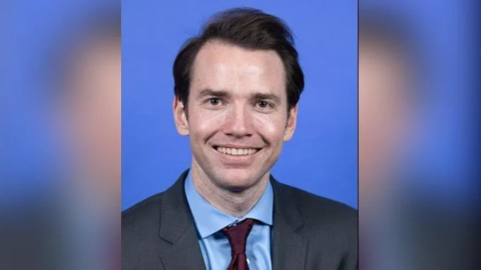 Kevin Kiley criticizes Gavin Newsom over court ruling and teenage phone usage Kevin Kiley criticizes Gavin Newsom over court ruling and teenage phone usage