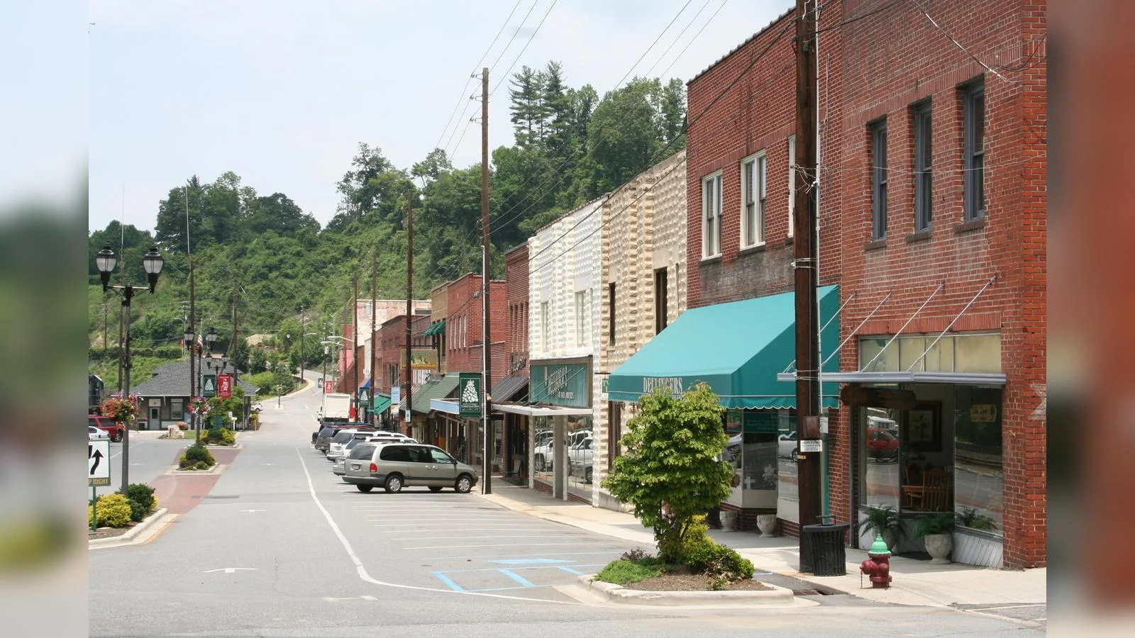 Spruce Pine - wikipedia.org Spruce Pine - wikipedia.org