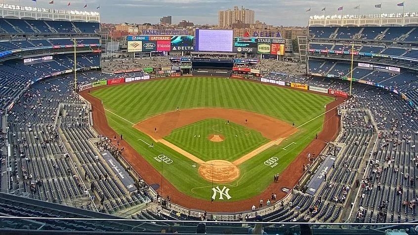 Trent Grisham’s late homer lifts Yankees past Astros at Yankee Stadium Trent Grisham’s late homer lifts Yankees past Astros at Yankee Stadium